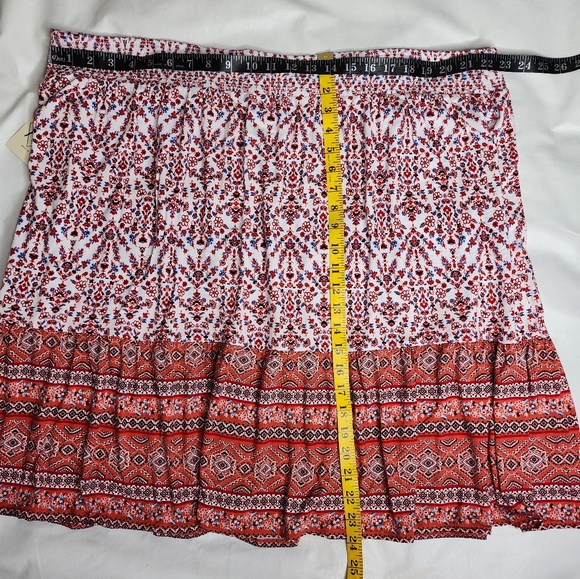 Saint John's Bay Women's Skirt Stretchy Casual Floral Red White Plus Size 4X NWT - Picture 5 of 13